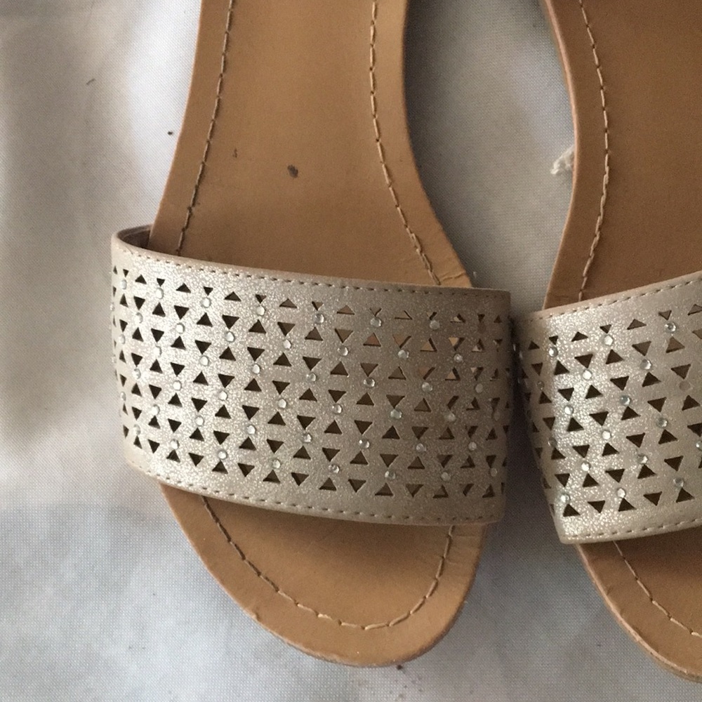 Sandals - Picture 2 of 3